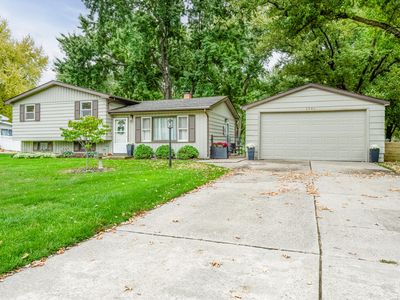 1246 Adams Dr, Saint Joseph, MI, 49085