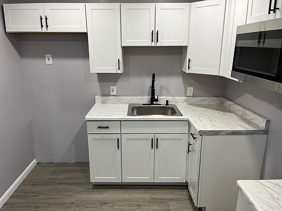 3rd image of 2512 NE 182nd St