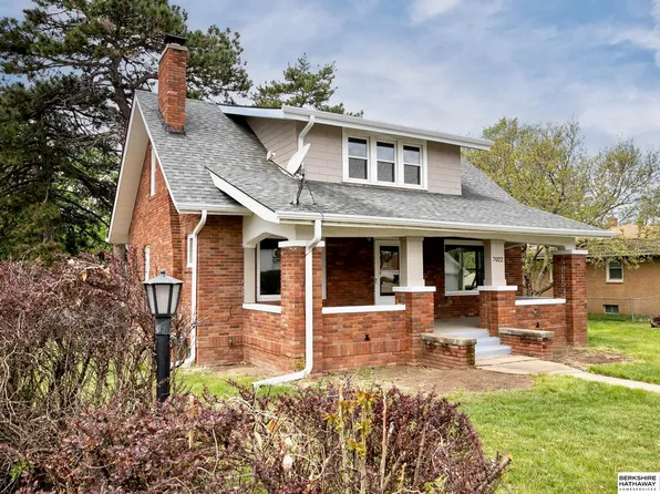 7022 S 38th St, Bellevue, NE 68147