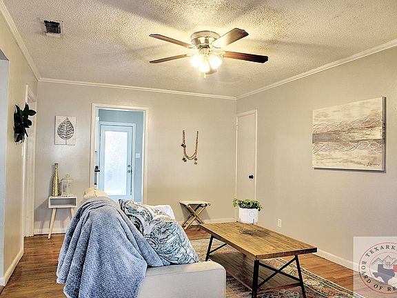 2nd image of 125 Park Cir