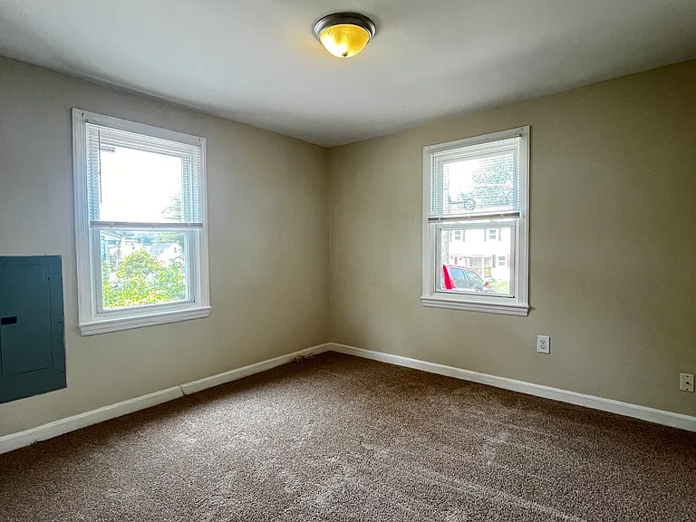 120 N Huron Dr — Photo 9