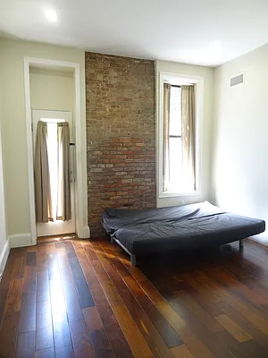 Rented by Miron Realty Group | media 32