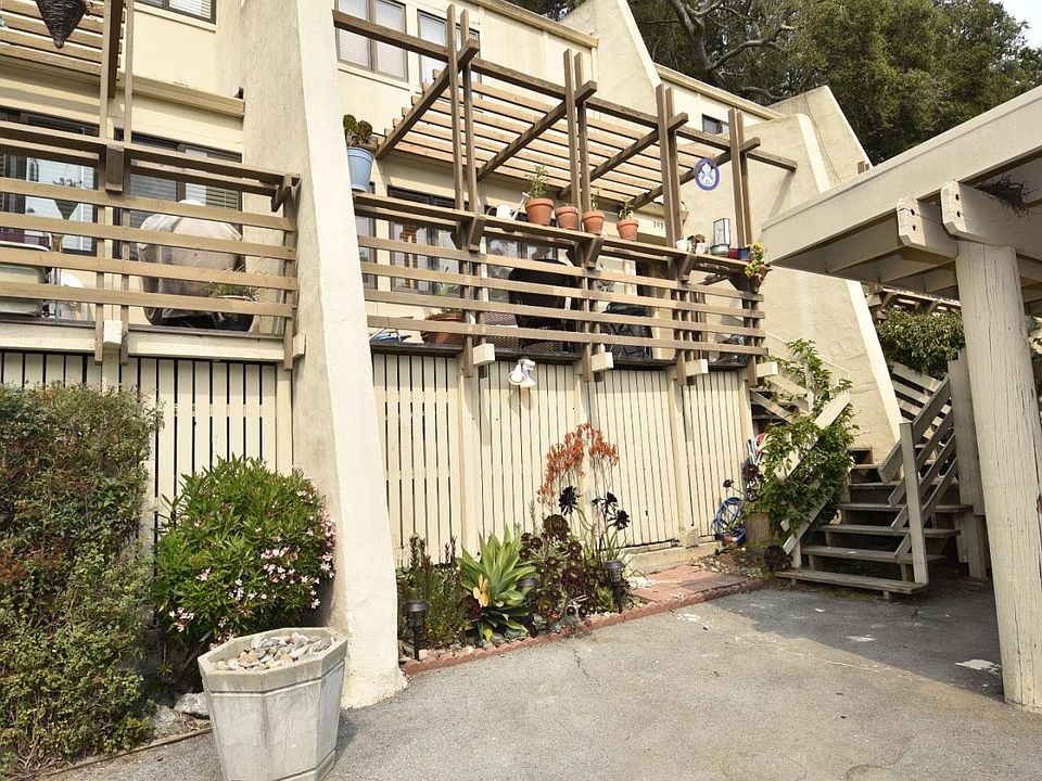 1st image of 393 Sandalwood Dr #393