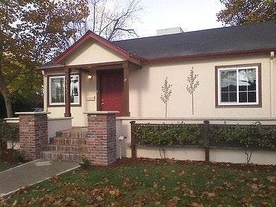 4th image of 530 Pleasant St