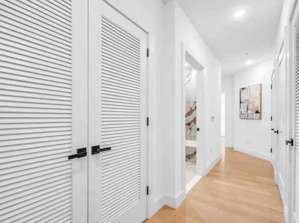 649 38th Street image 14 of 29