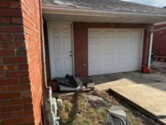 2nd image of 118 Delrose Dr