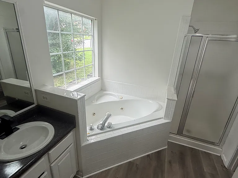 705 Waveland Ave — Photo 12