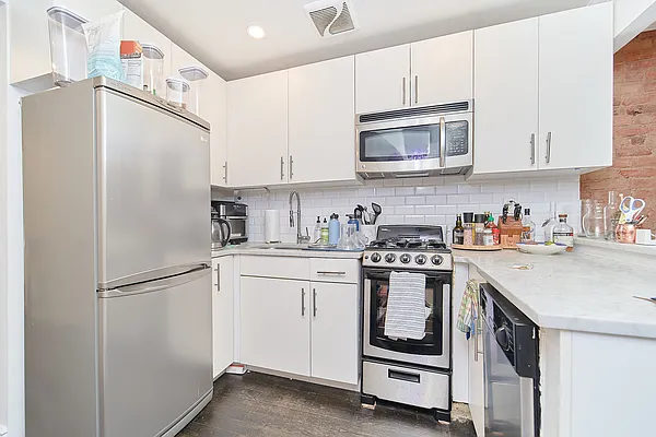 Rented by Living New York | media 12