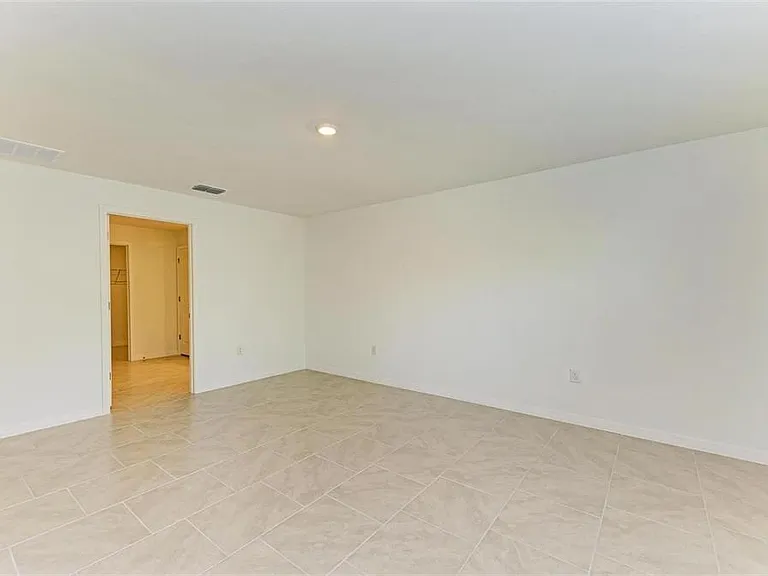 1485 Pulaski St — Photo 4