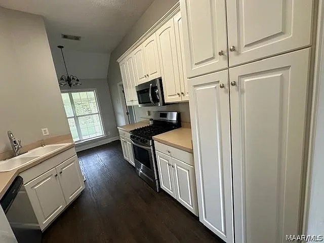 170 Allen Dr — Photo 4