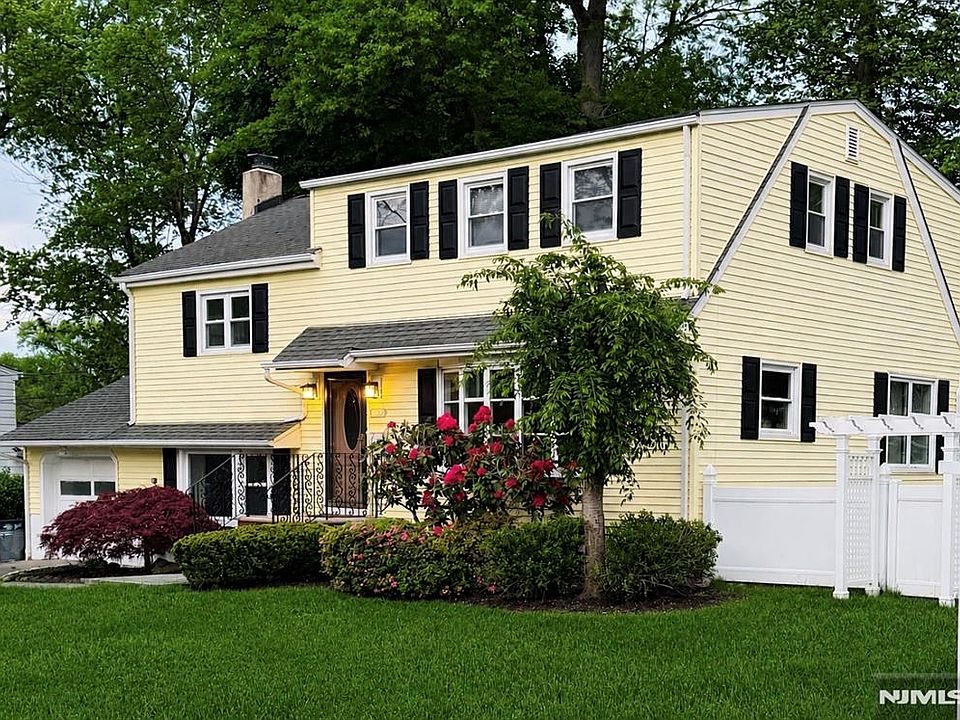 1st image of 8 Pershing St