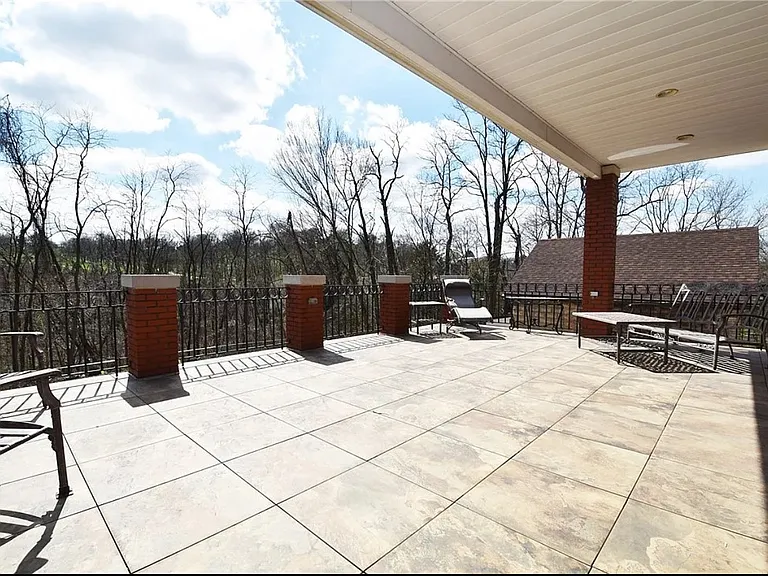 Beechwood Blvd — Photo 20