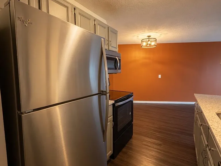 8935 Old Cedar Ave S #202 — Photo 5