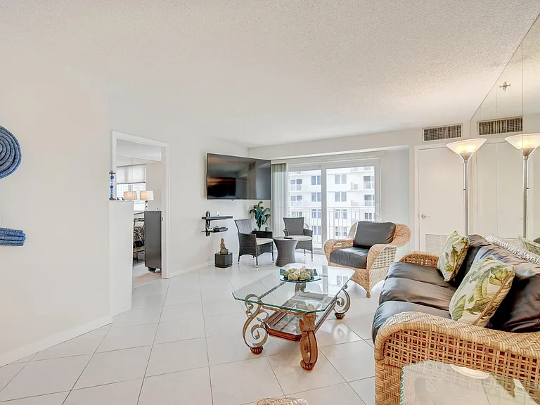 3221 S Ocean Blvd #505 — Photo 14