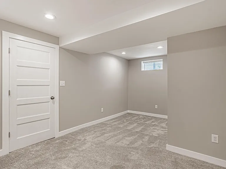 2933 W 28th Ave — Photo 24