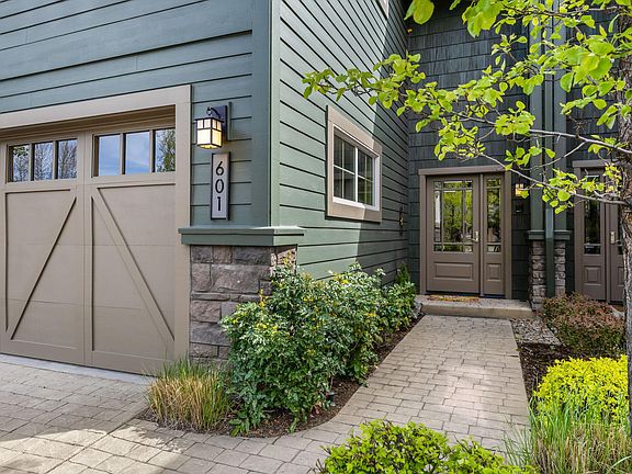 5th image of 601 SW Otter Way