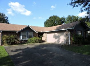 2112 Waynewood Dr, Picayune, MS 39466
