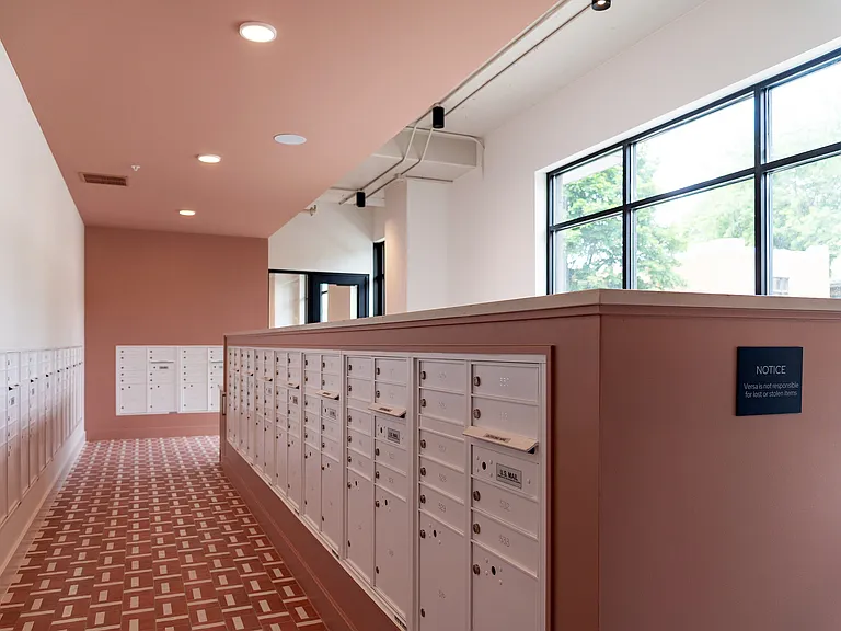 Versa Mail Room