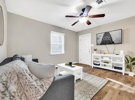 153 South Ave SE
