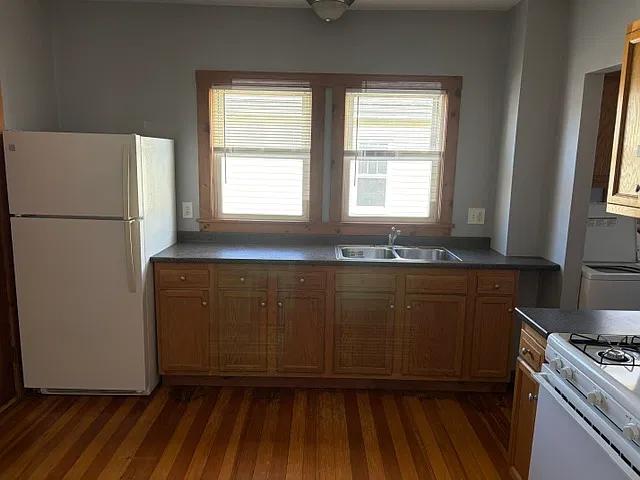 1 bed, 1050 sqft, $2,500 — Photo 3