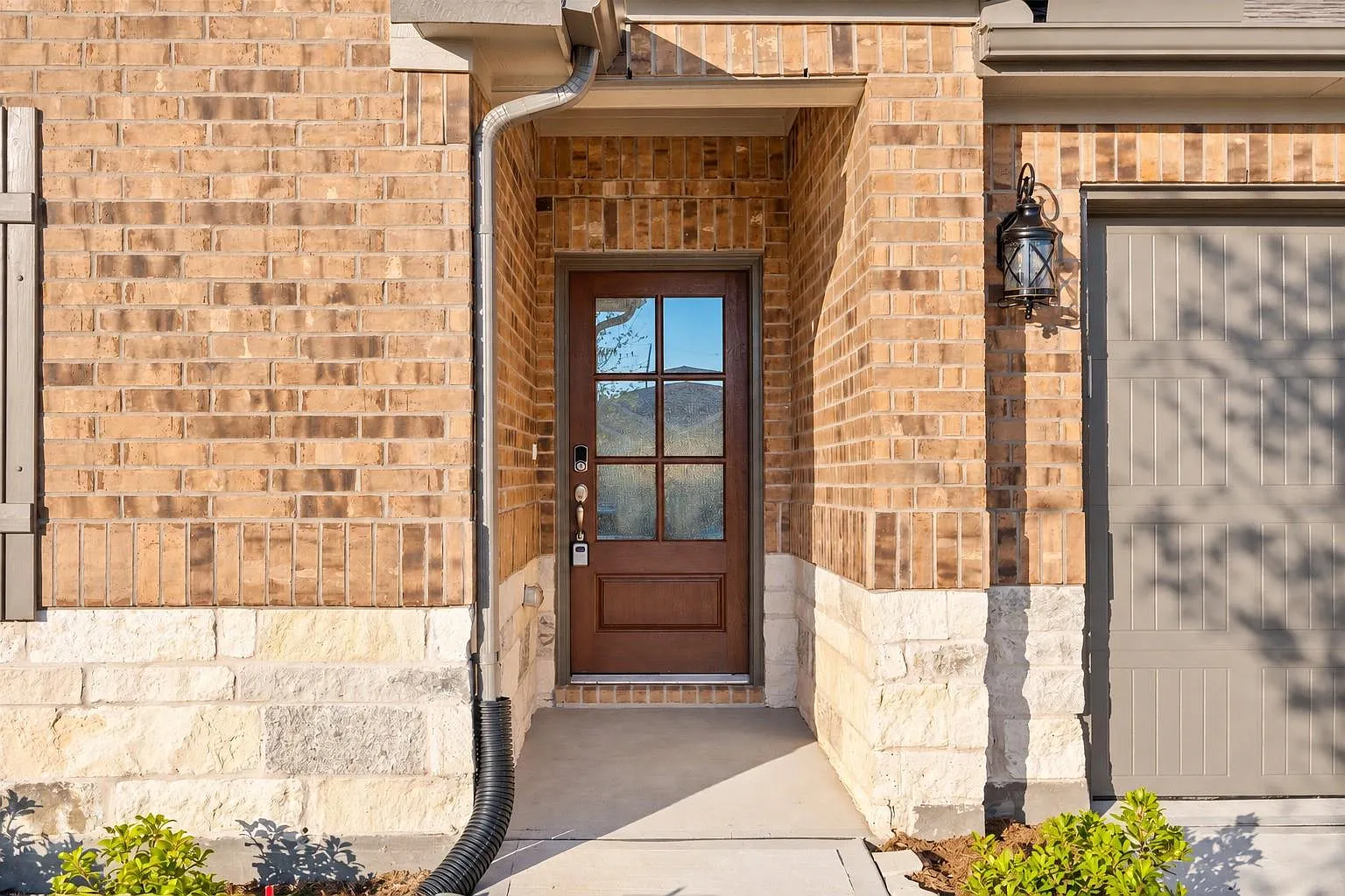 4 bed, 3.0 bath, 2067 sqft, $2,500 — Photo 3