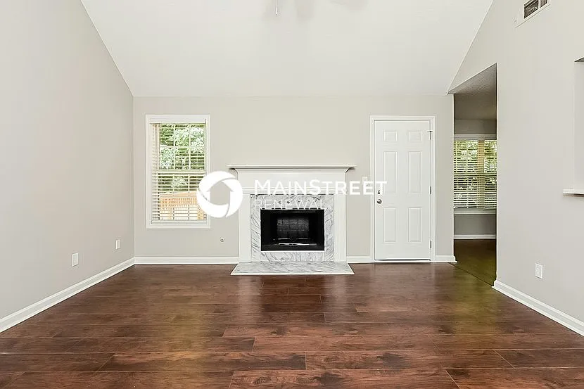 1333 Vine Cir — Photo 4