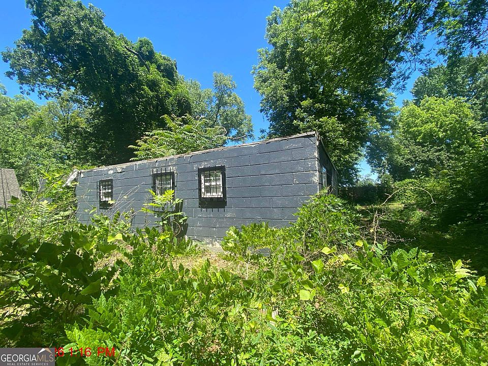 1st image of 2025 Moody Dr SW