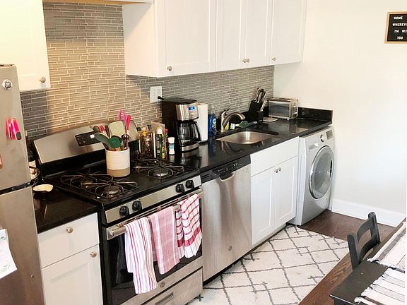 2nd image of 2129-1 N Dayton St #2129-101