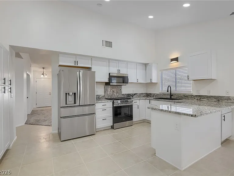 3216 Harbor Vista St — Photo 4
