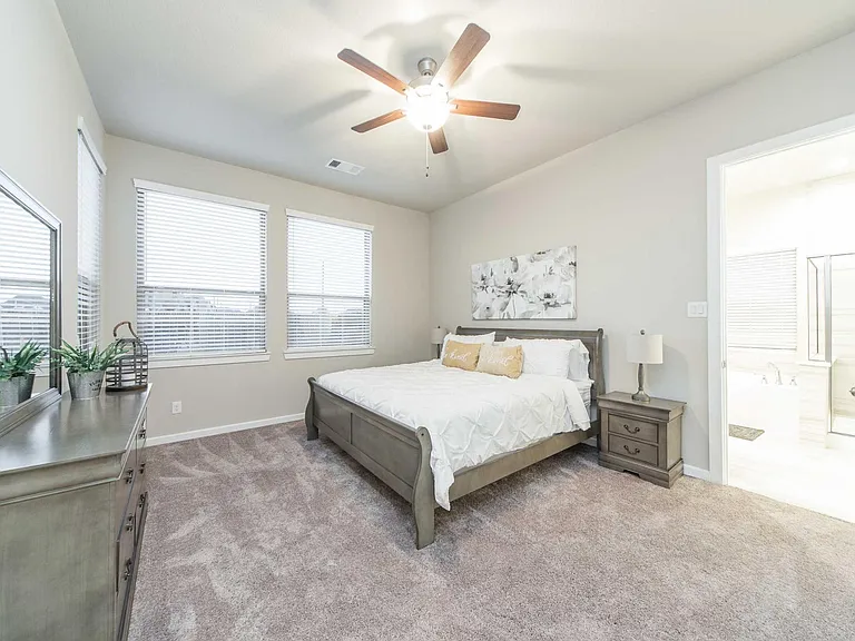 8719 Fox Trail Dr — Photo 13