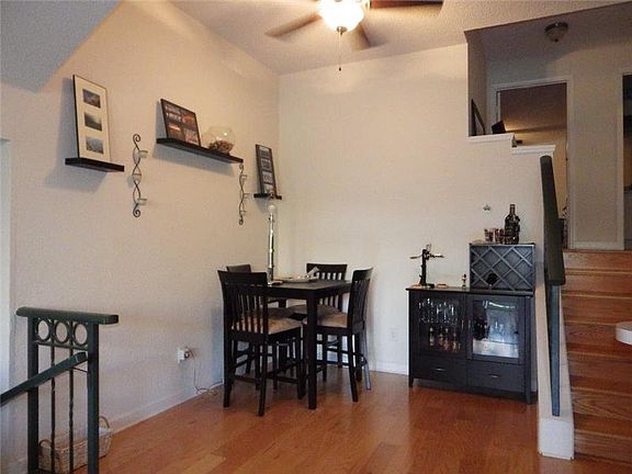 3rd image of 721 Mainsail Dr