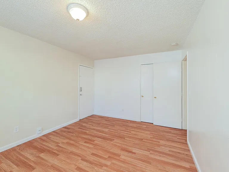 11-photo-Bedroom-