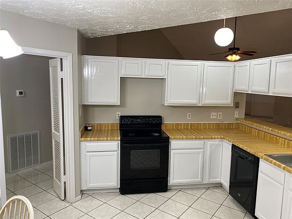 4th image of 10339 Den Oak Dr