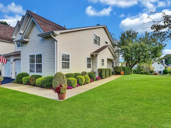 224 Erik Drive, East Setauket, NY 11733