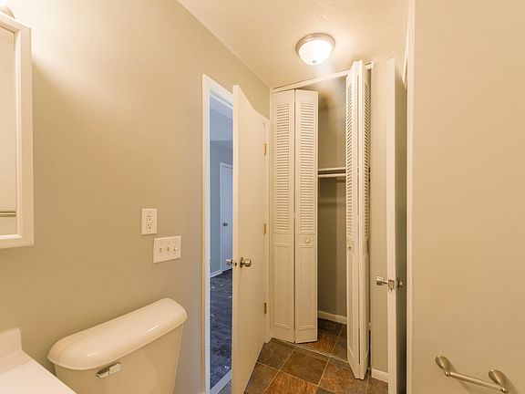 4th image of 1708 Glenwood Ave #2