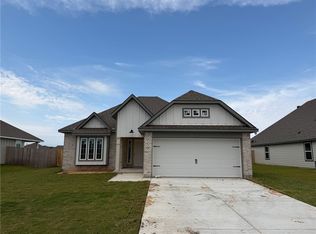 317 Harvest Lake Dr, Snook, TX 77878