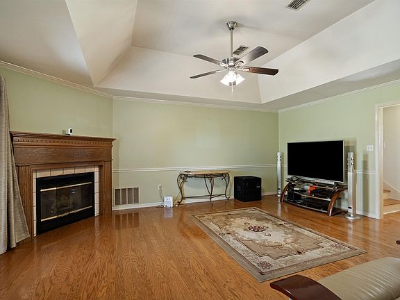 5th image of 1404 Easy St