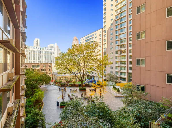 555 Main Street image 11 of 13