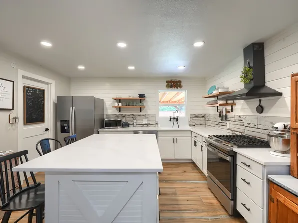 1016 S Bryan St, Mesquite, TX 75149