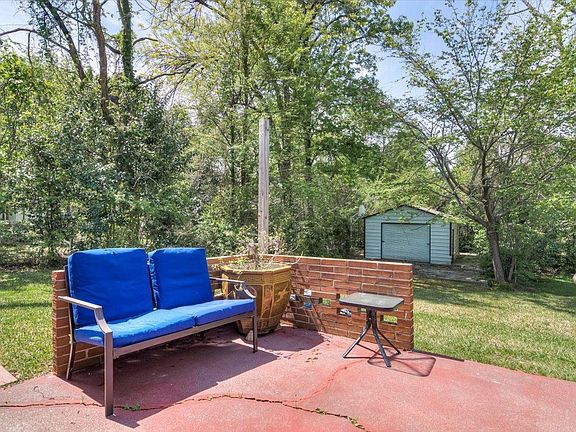 4th image of 1219 Glenwood Dr