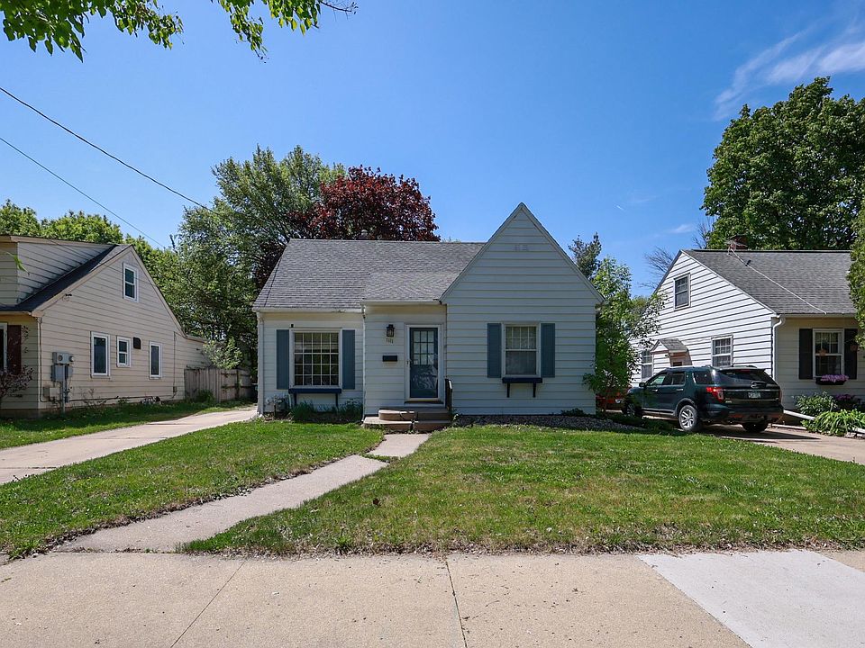 1st image of 1111 4th Ave SE