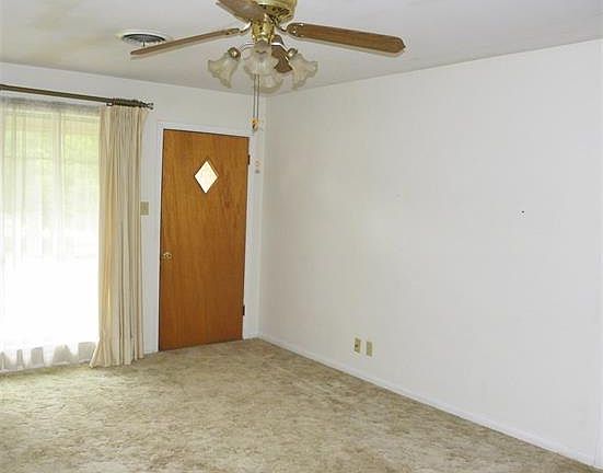 3rd image of 510 Fleetwood Dr