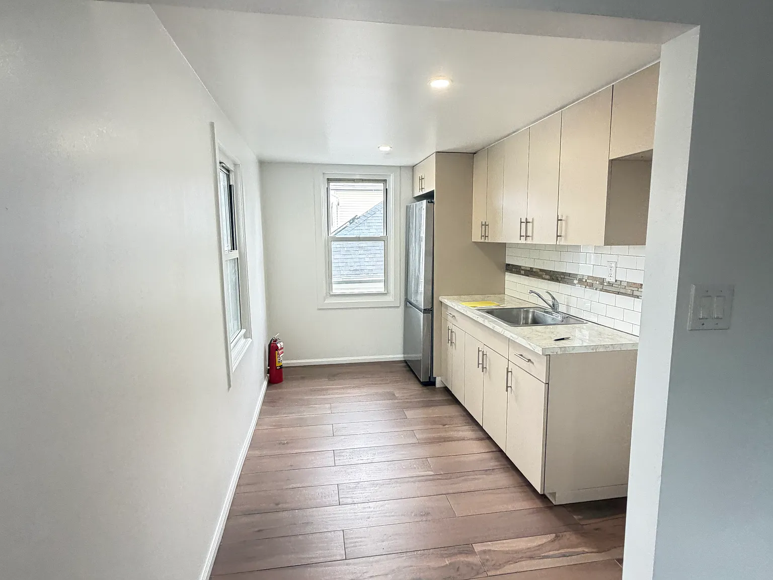 2 bed, 1020 sqft, $2,500 — Photo 2