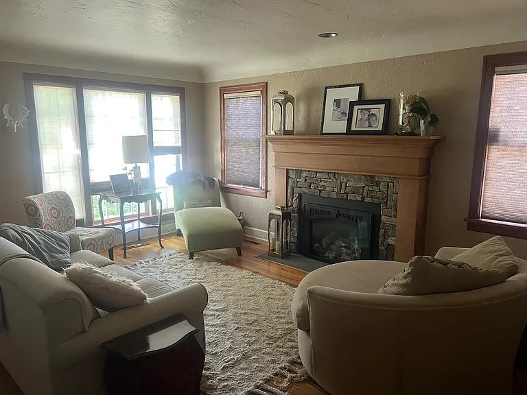 808 Beverly Ave — Photo 3