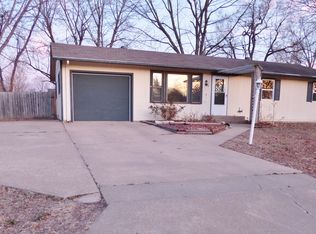 1916 Violet Cir, Manhattan, KS 66502