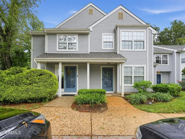 407 Hampton Court, Manalapan, NJ 07726