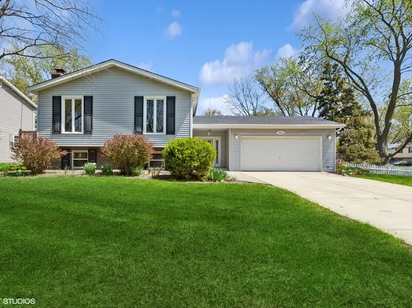 7031 Seminole Dr, Darien, IL 60561