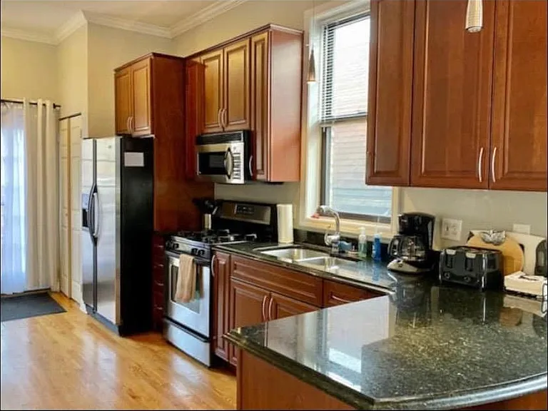 1434 W Fletcher St #2F — Photo 9