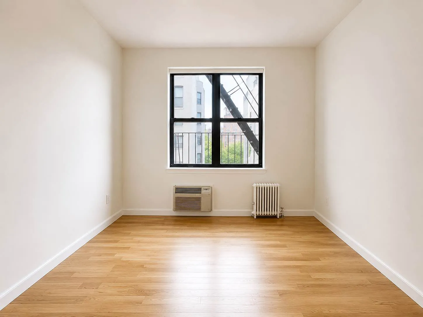 225 East 10th Street — Photo 1