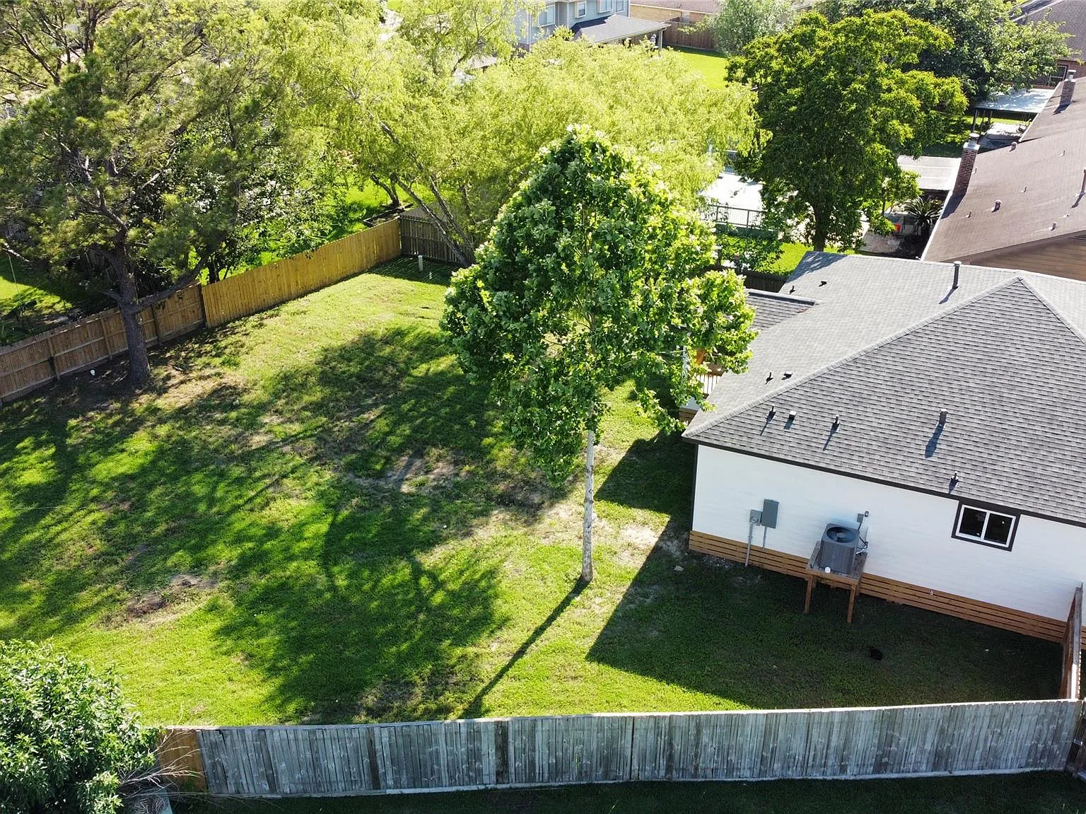 3 bed, 2.0 bath, 1680 sqft, $2,150 — Photo 3